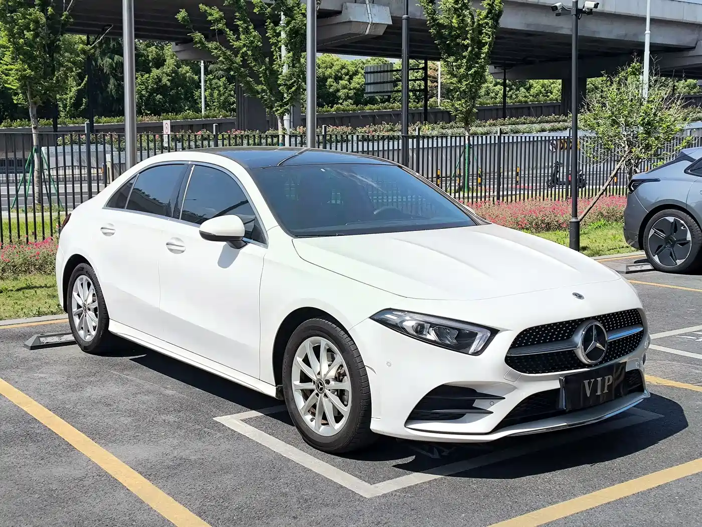 Mercedes-Benz A-Class 2021 A 200 L Sport Sedan Fashion Edition фото 3