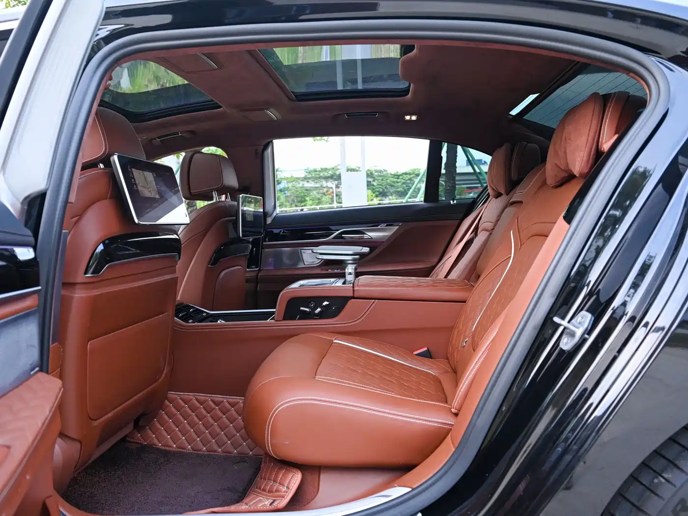 BMW 7 Series 2022 2021 Model 740Li xDrive Executive Luxury Package
