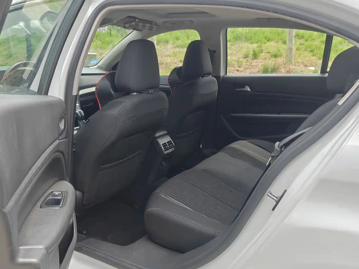 Peugeot 408 2014 1.8L Automatic Luxury Edition фото 8