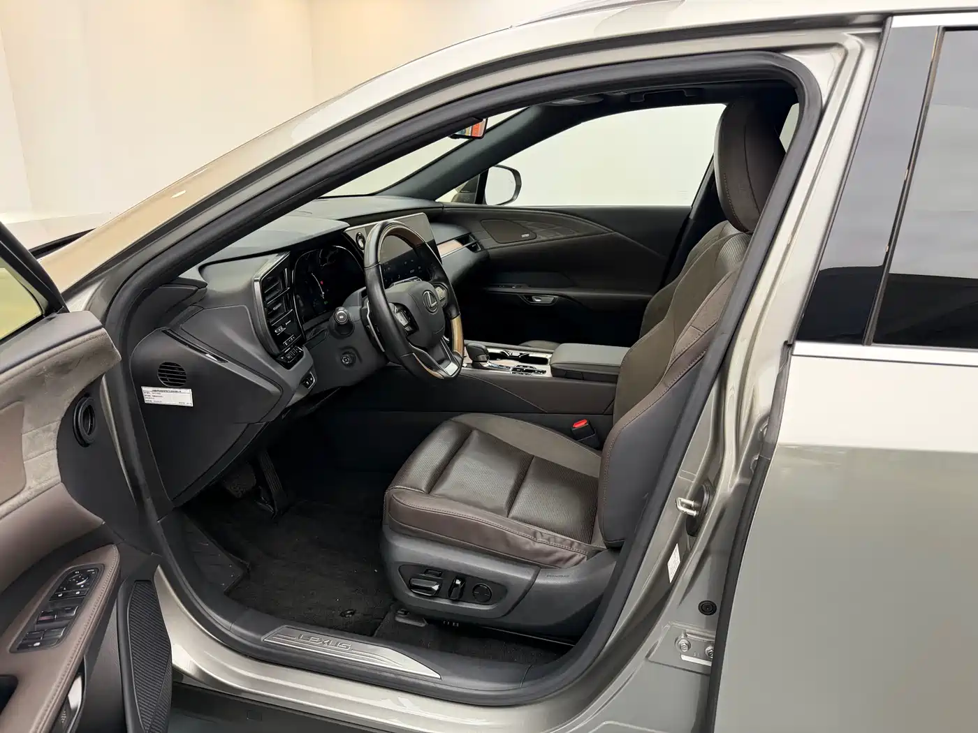 Lexus RX New Energy 2023 450h+ 4WD Enjoyment фото 17