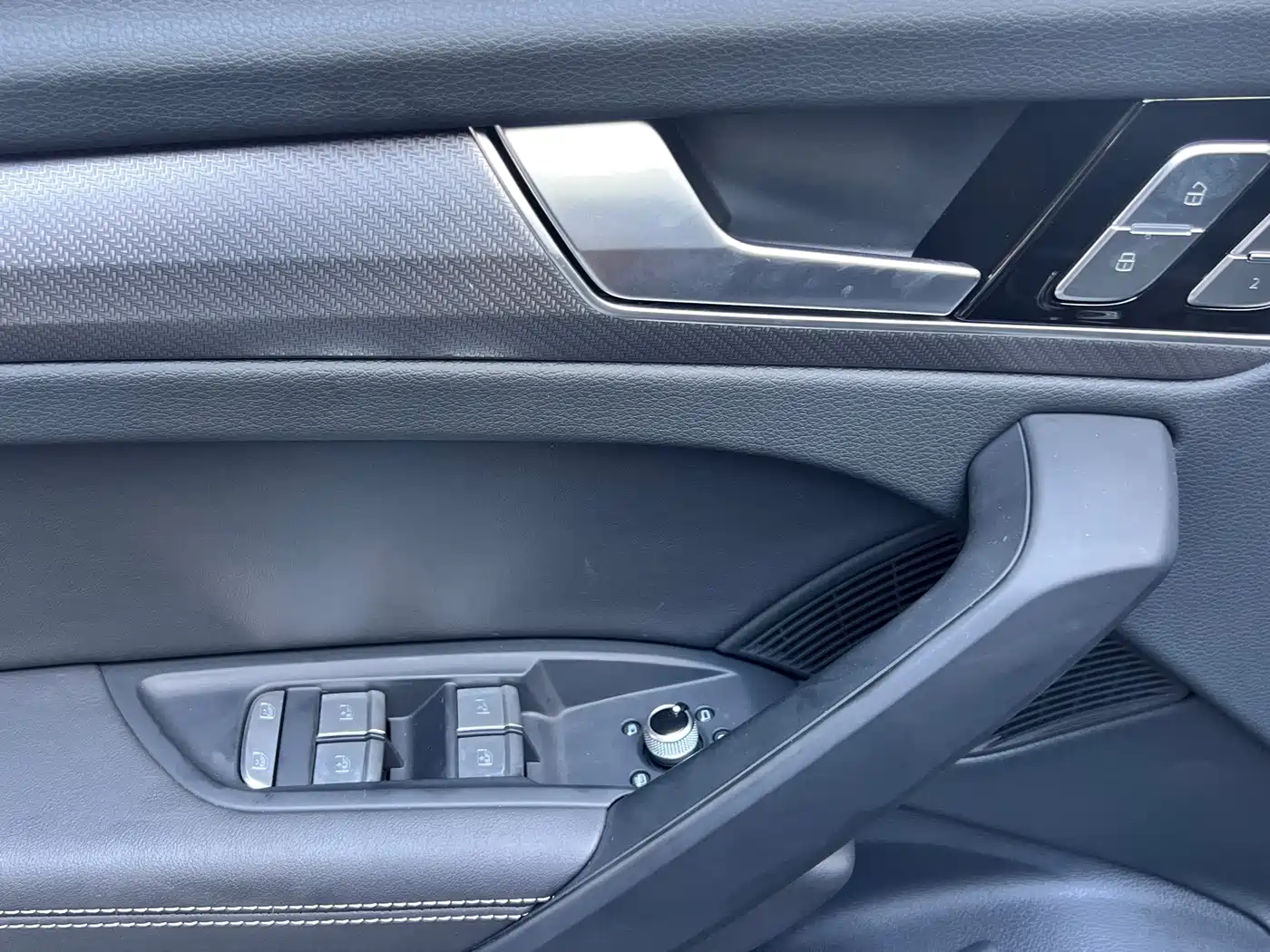 Photo 10 - Audi Q5L
