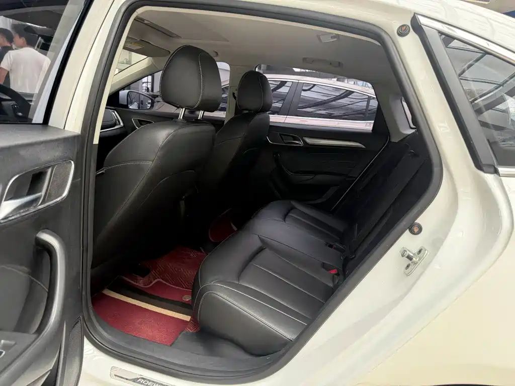 2022 Roewe i6