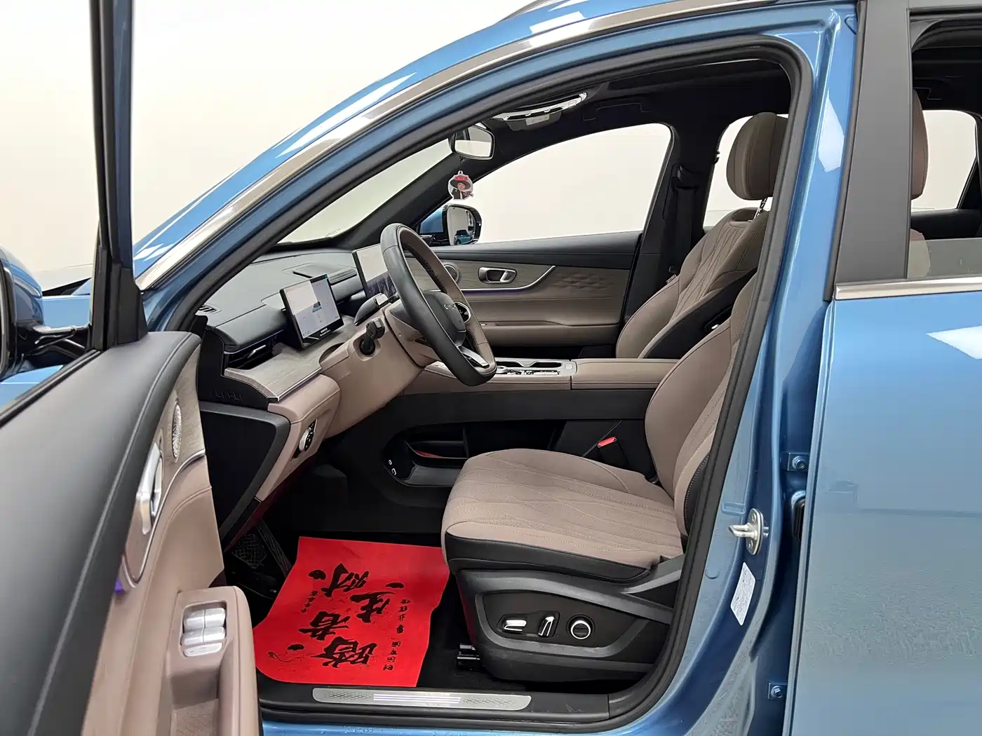 Chery Tiggo 8 PLUS C-DM 2024 2025 1.5T 116km Premium 5-Seater