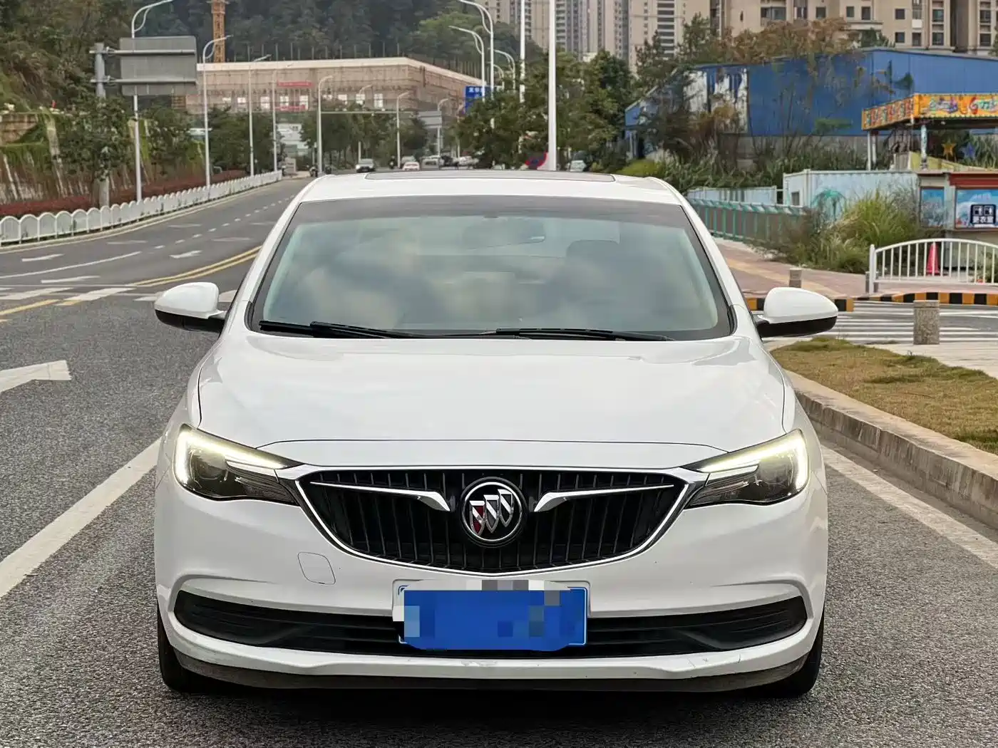 Photo 2 - Buick Excelle