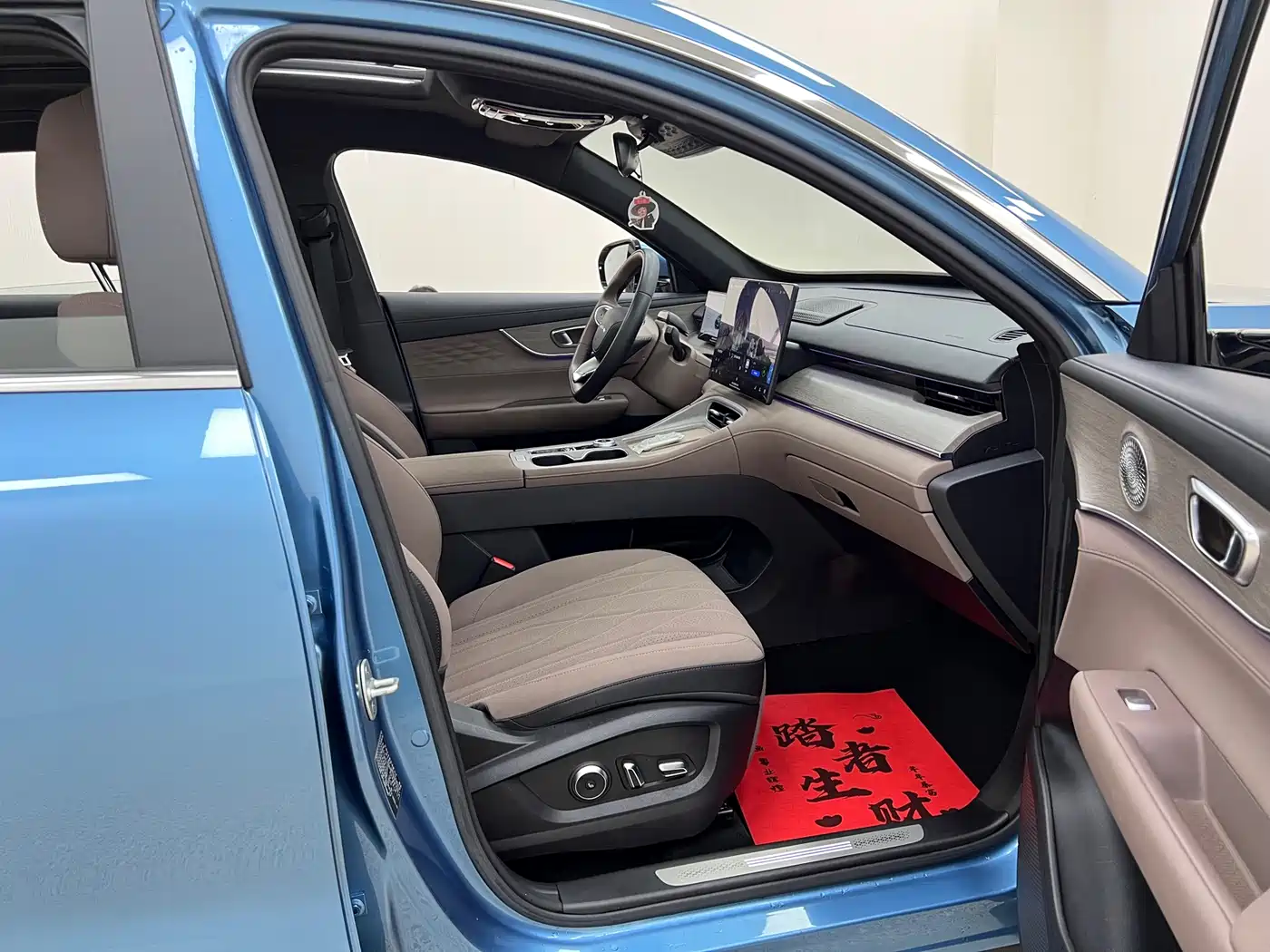 Chery Tiggo 8 PLUS C-DM 2024 2025 1.5T 116km Premium 5-Seater