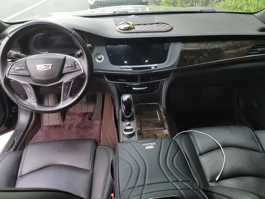 Фото 12 - Cadillac CT6