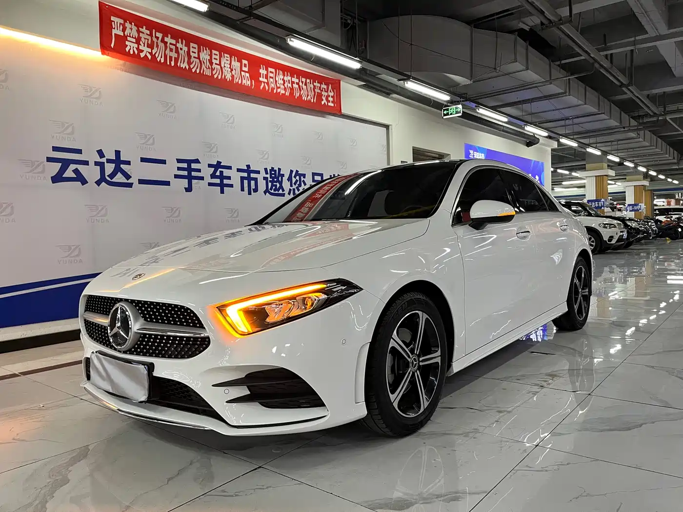 Mercedes-Benz A-Class 2022 Facelift A 200 L Sport Sedan Dynamic фото 2