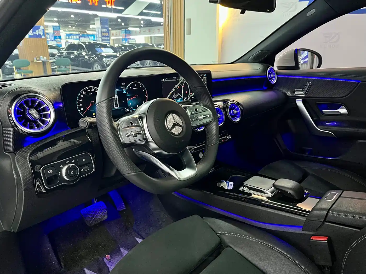 Mercedes-Benz A-Class 2022 Facelift A 200 L Sport Sedan Dynamic фото 8