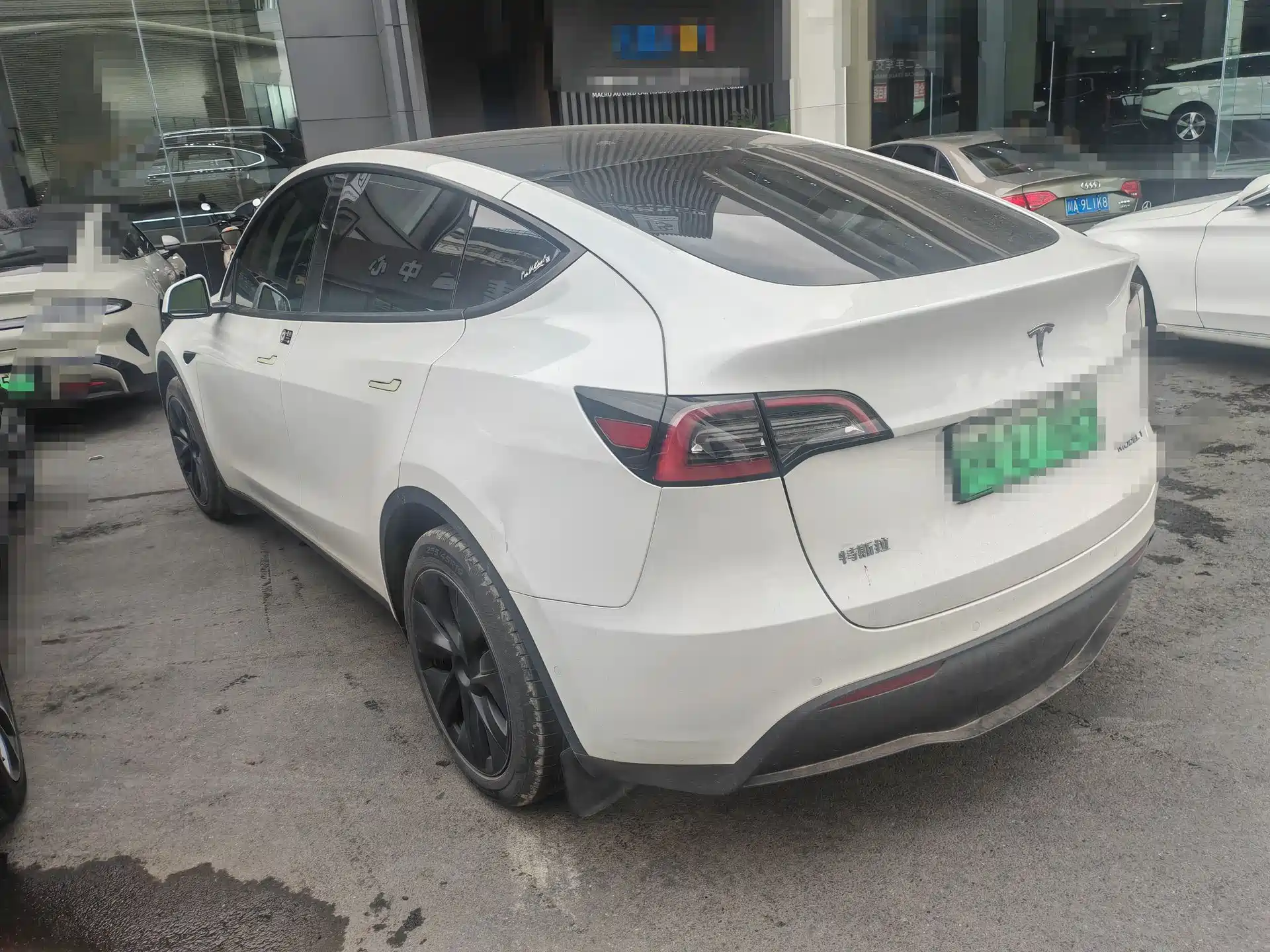 صورة 12 - Tesla Model Y