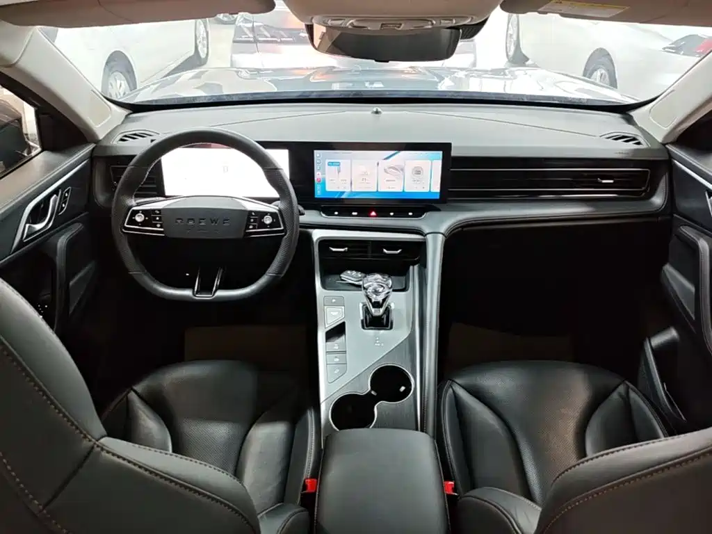 Фото 10 - Roewe RX5