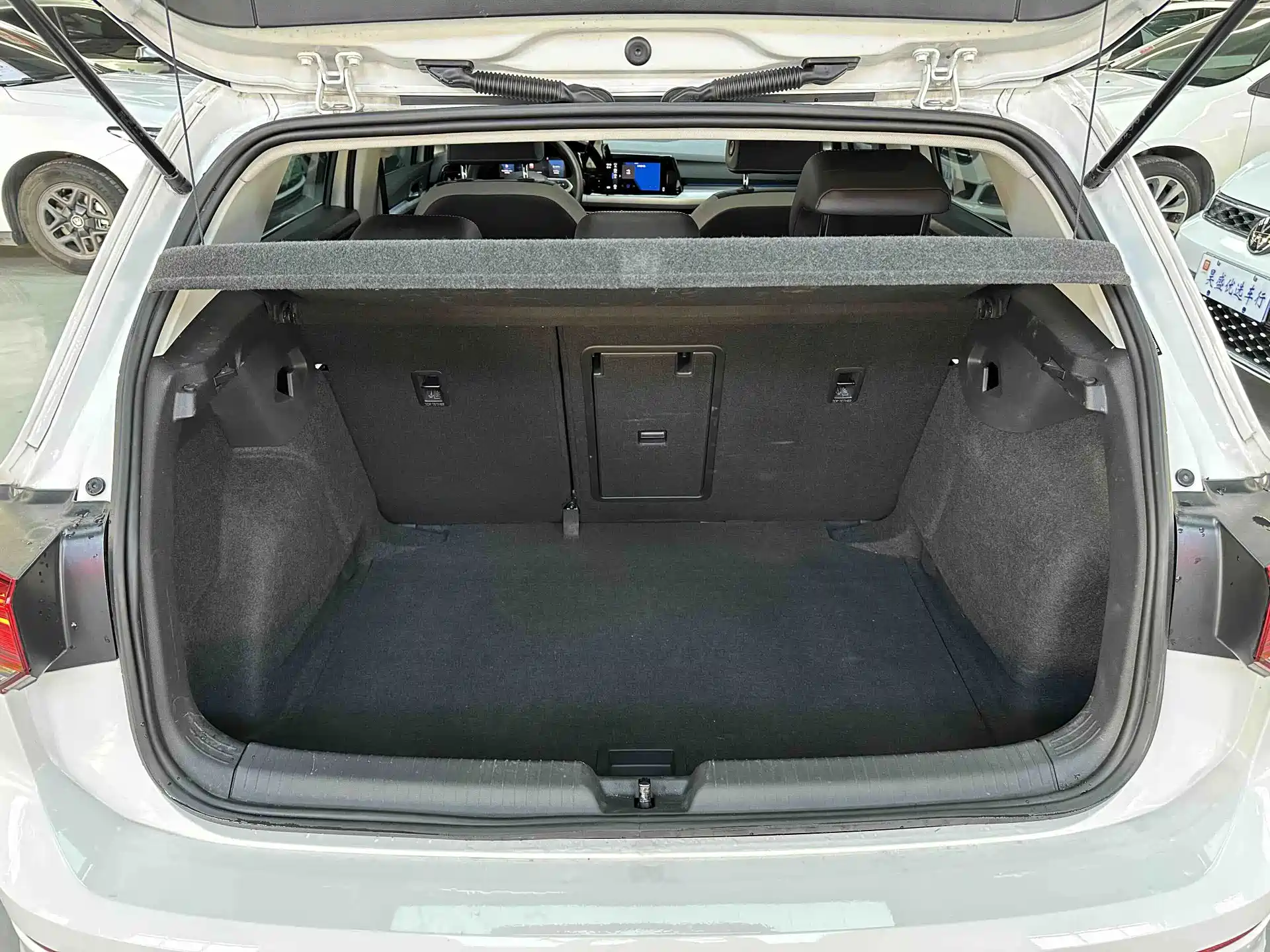 Фото 17 - Volkswagen Golf