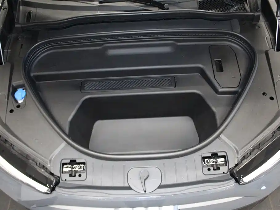 Audi Q6L e-tron 2025 Model Pioneer Edition фото 15