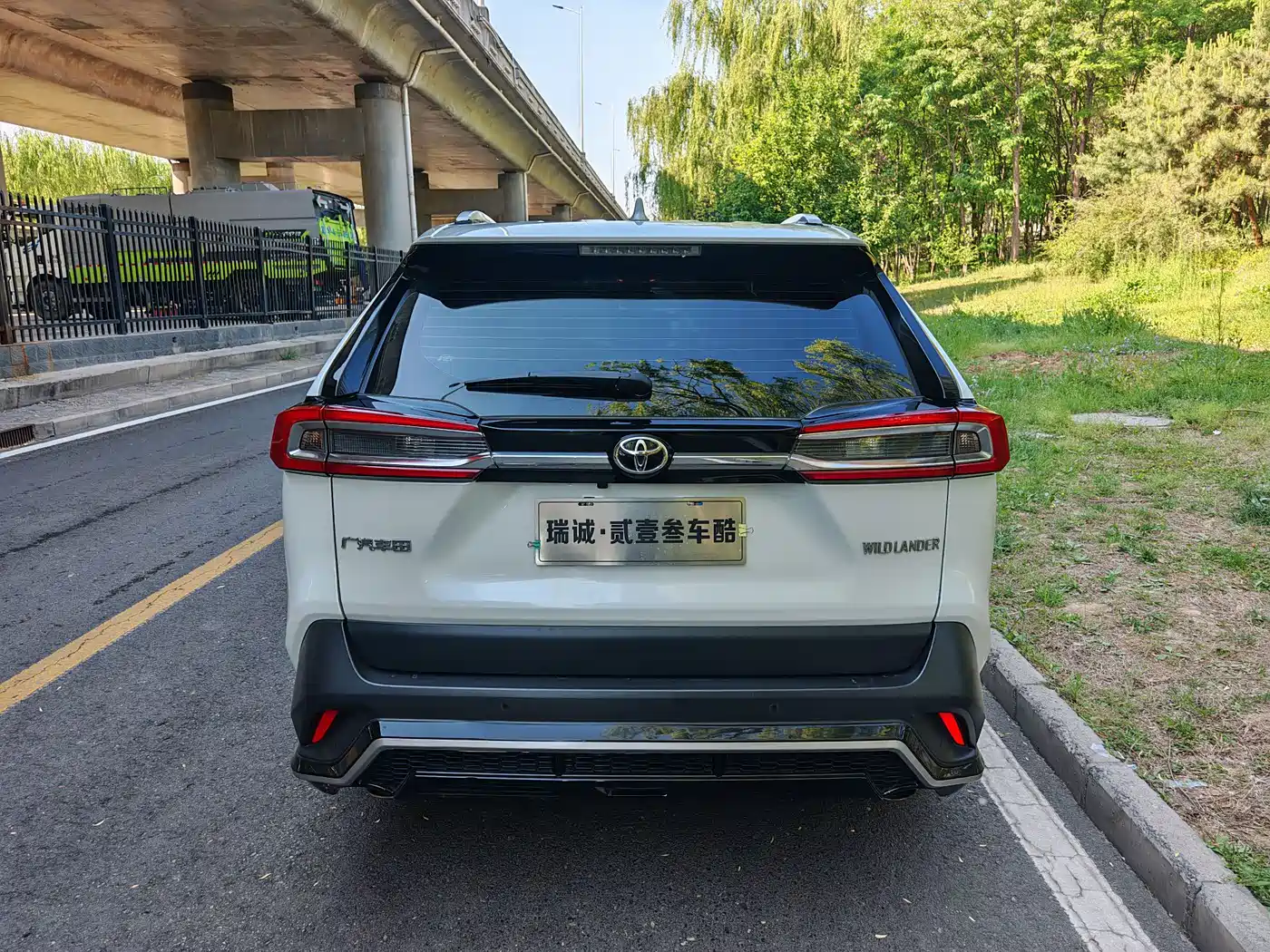 Toyota Wildlander 2021 2.0L CVT 2WD Luxury Edition фото 12