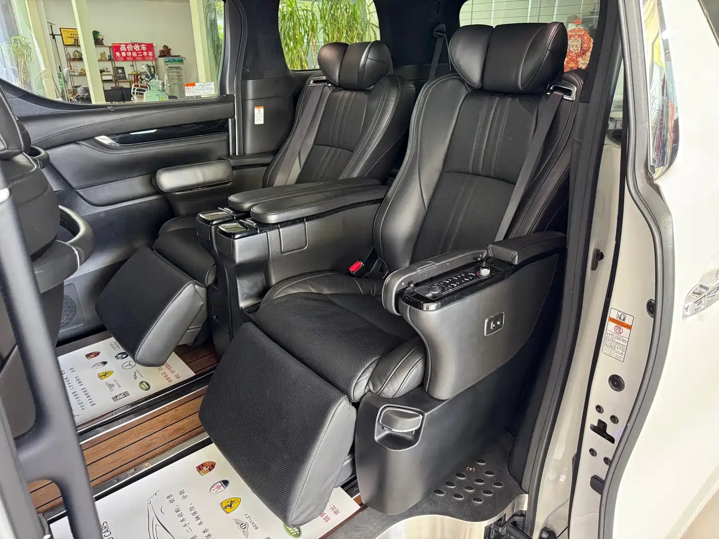 Toyota Alphard 2018 Facelift 3.5L Premium Edition фото 11