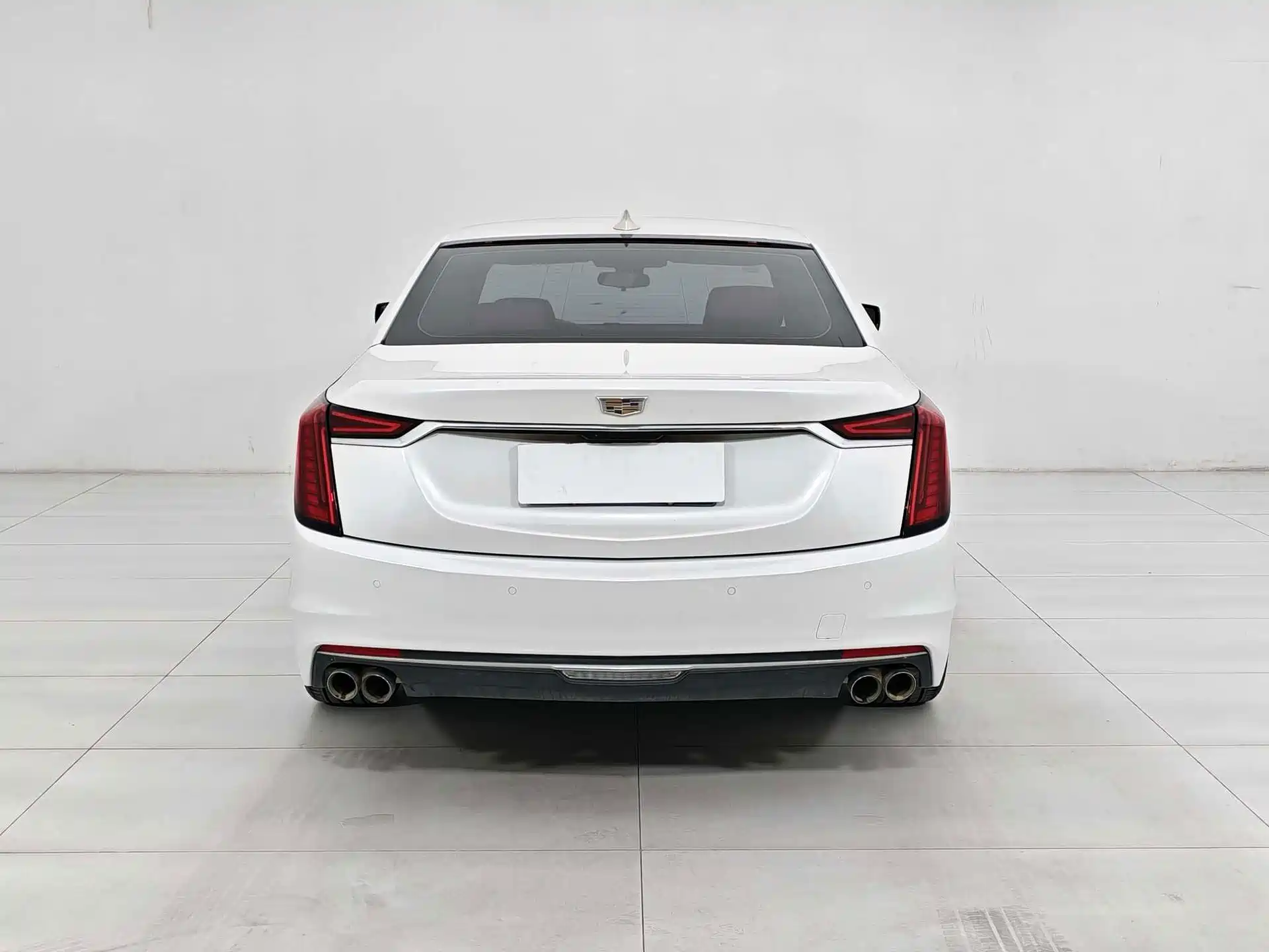 Фото 21 - Cadillac CT6