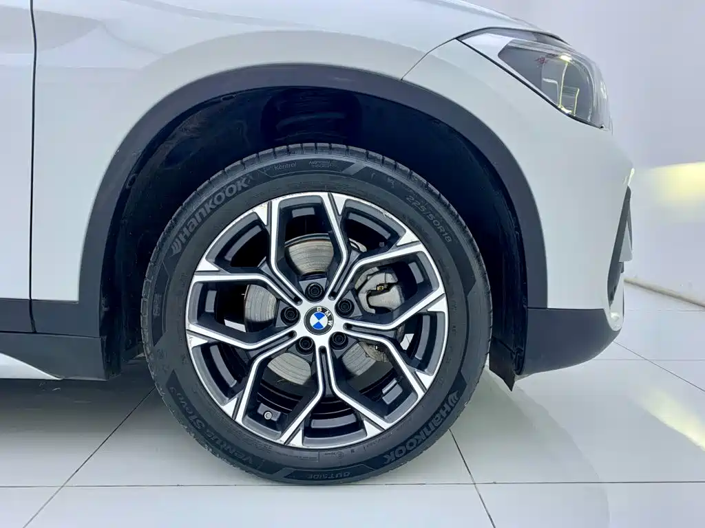 Фото 37 - BMW X1