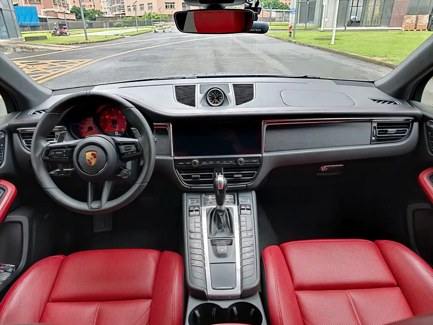 صورة 12 - Porsche Macan