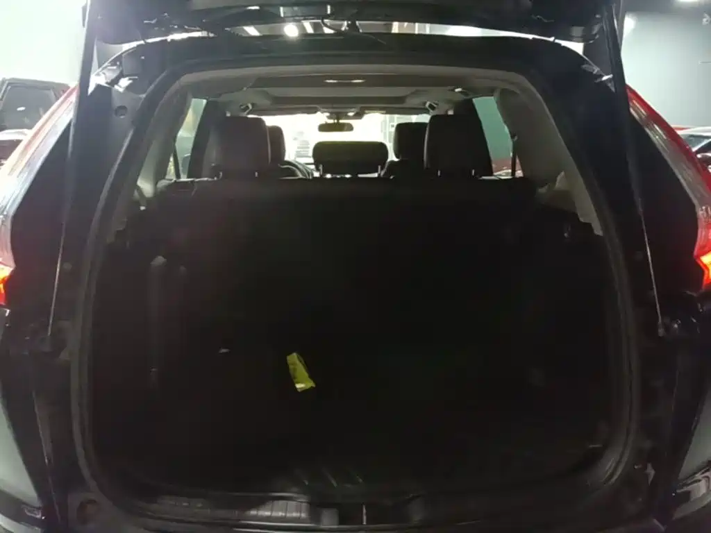 Фото 19 - Honda CR-V