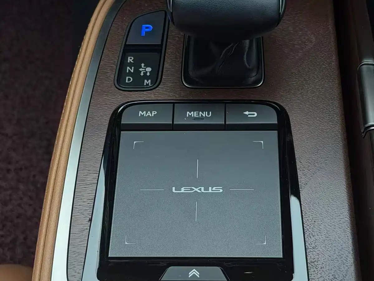 Lexus LS 2022 2021 500h Premium Edition
