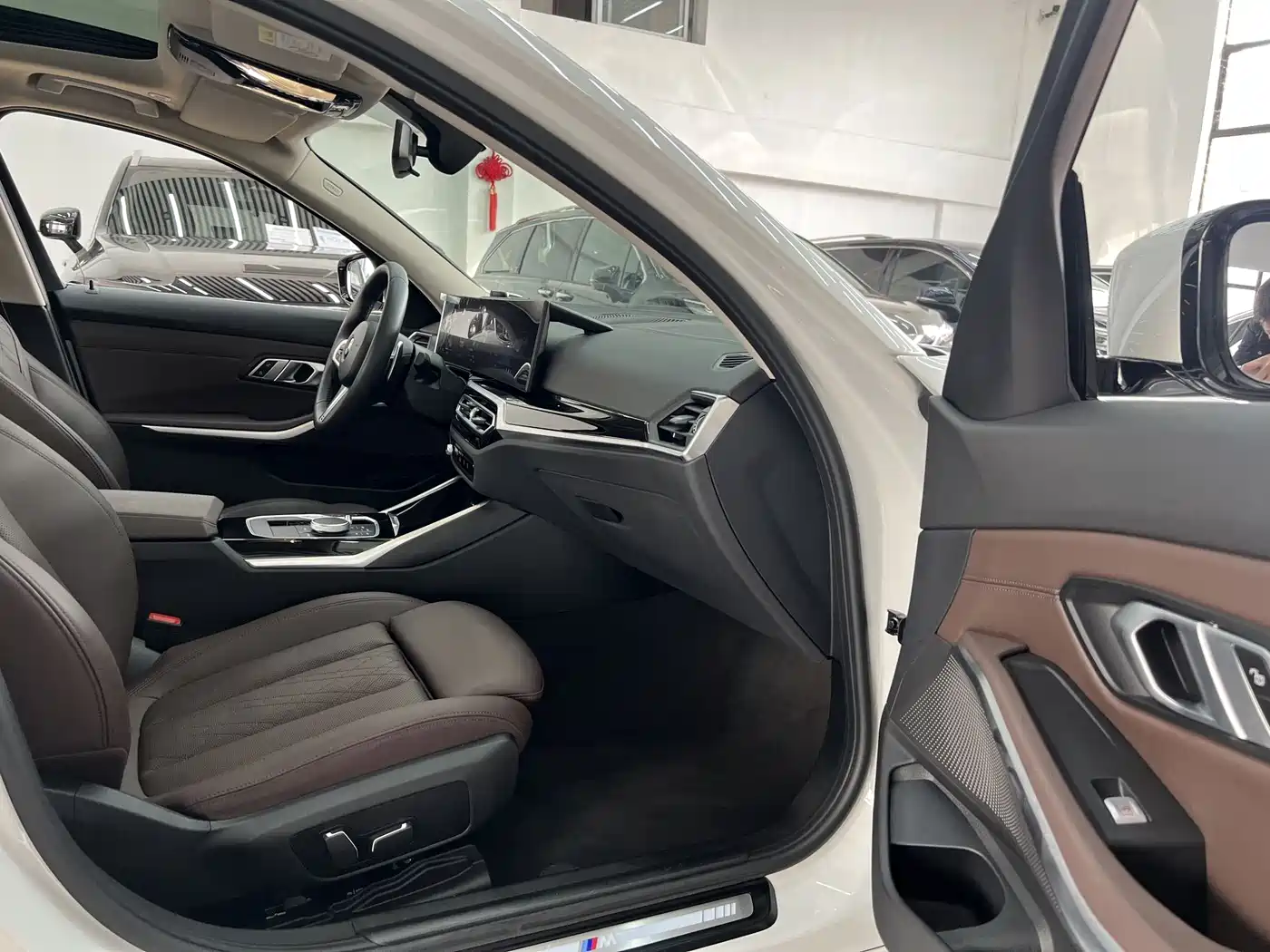 BMW 3 Series 2024 320Li M Sport Package фото 18