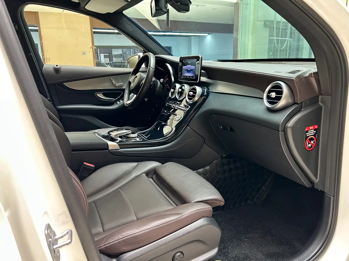 Mercedes-Benz GLC 2019 Model GLC 200 L 4MATIC фото 7