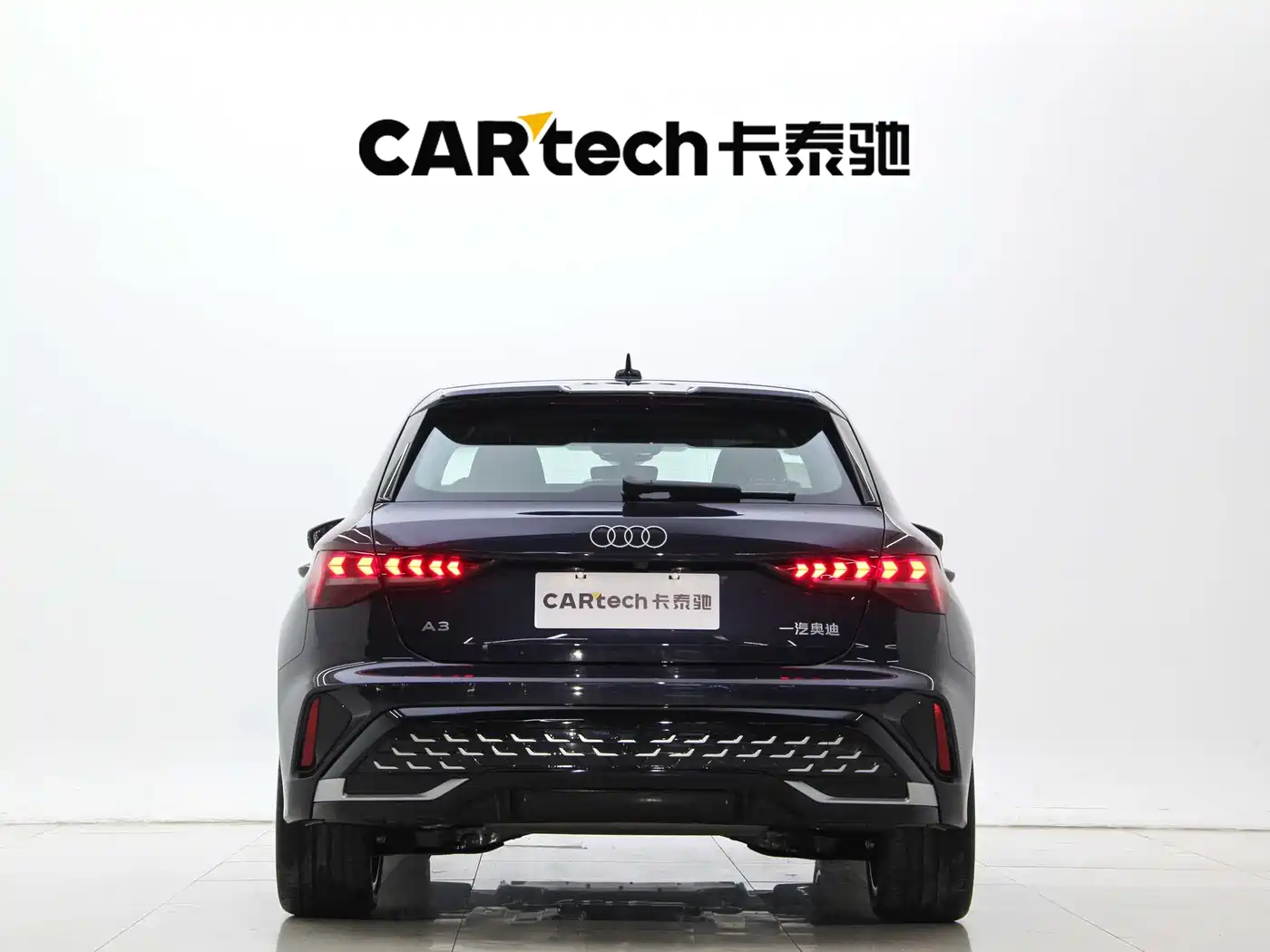 Audi A3 2025 Facelift Sportback 35TFSI Flying Spur Premium фото 2