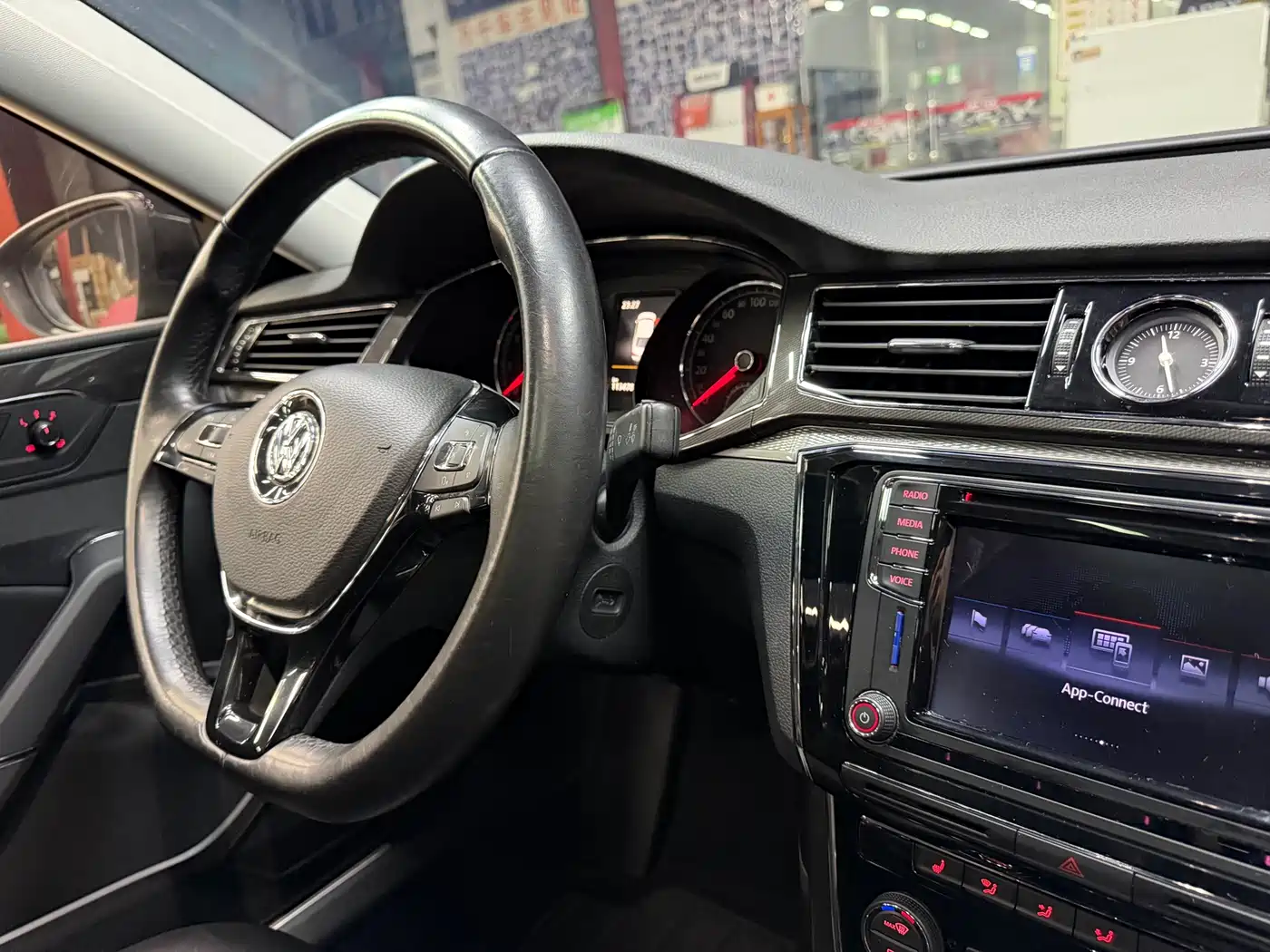 Volkswagen Passat 2016 Model 380TSI DSG Prestige Edition фото 19