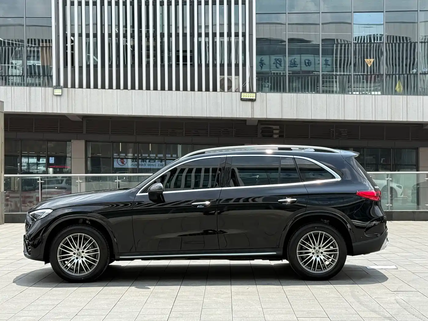 Mercedes-Benz GLC 2025 GLC 300 L 4MATIC Dynamic 5-seater фото 4