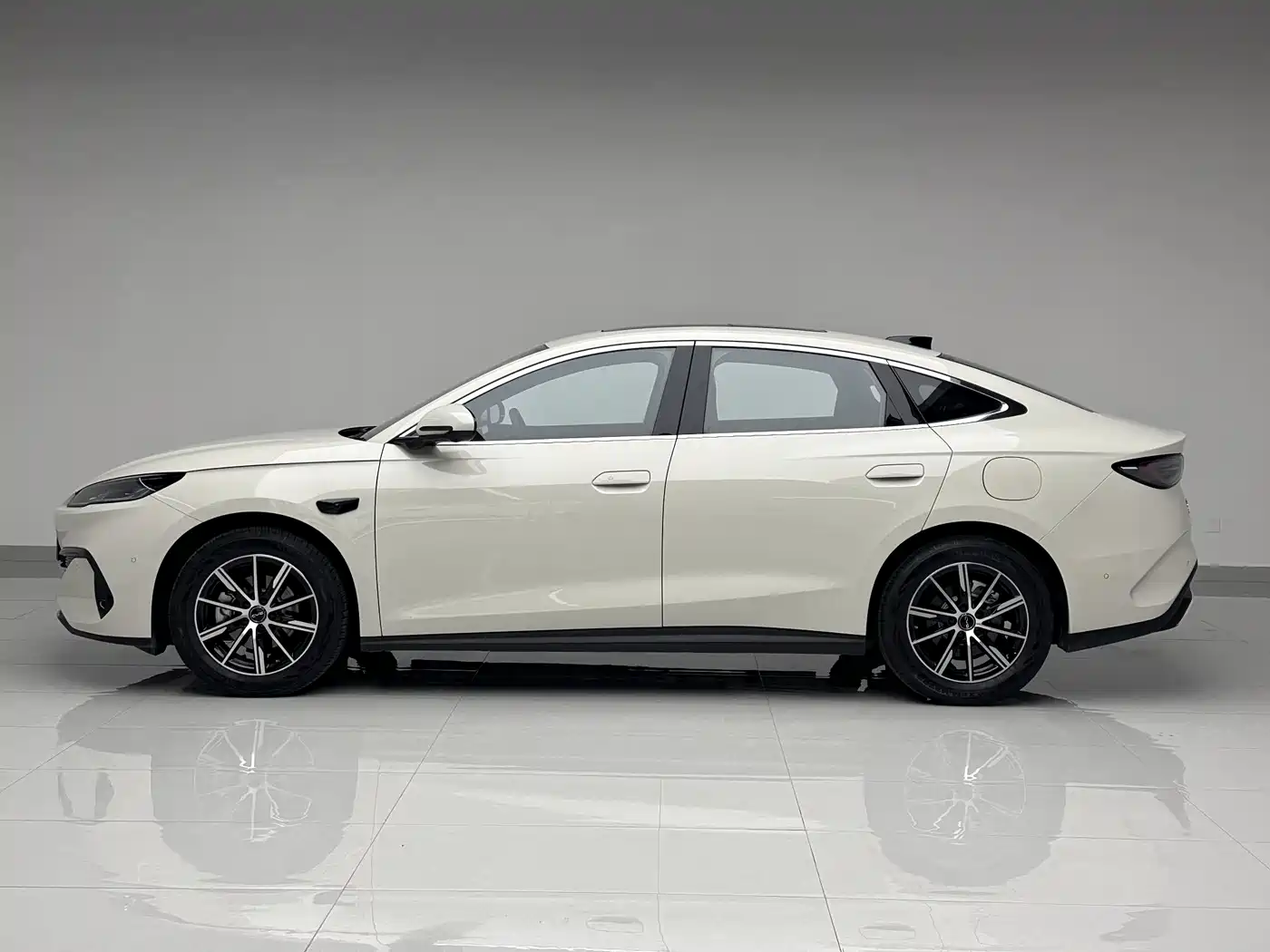 BYD Seal 06 New Energy 2025 DM-i Smart Drive Edition 120KM Prestige фото 2