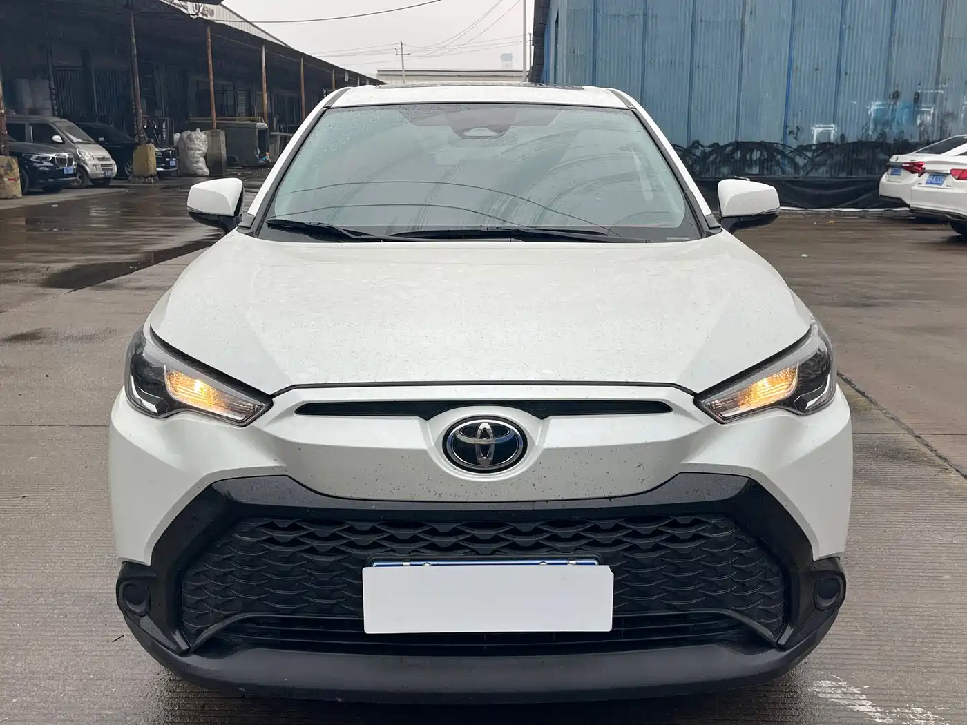 Toyota Frontlander 2023 2.0L CVT Leading Edition фото 2