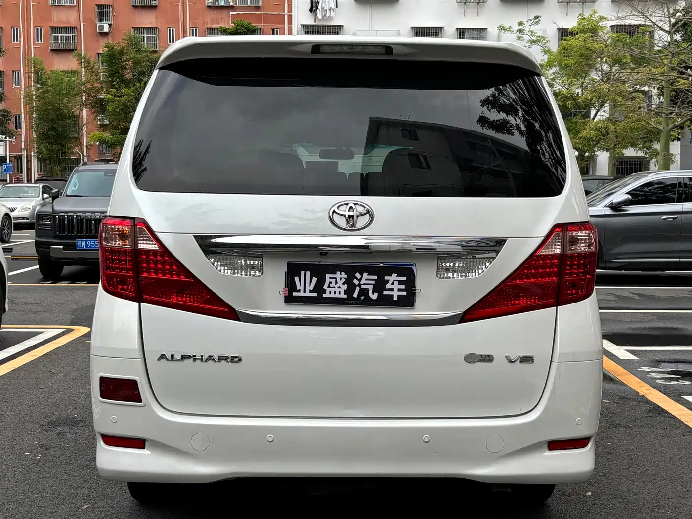 Toyota Alphard 2011 3.5L Luxury Edition фото 5