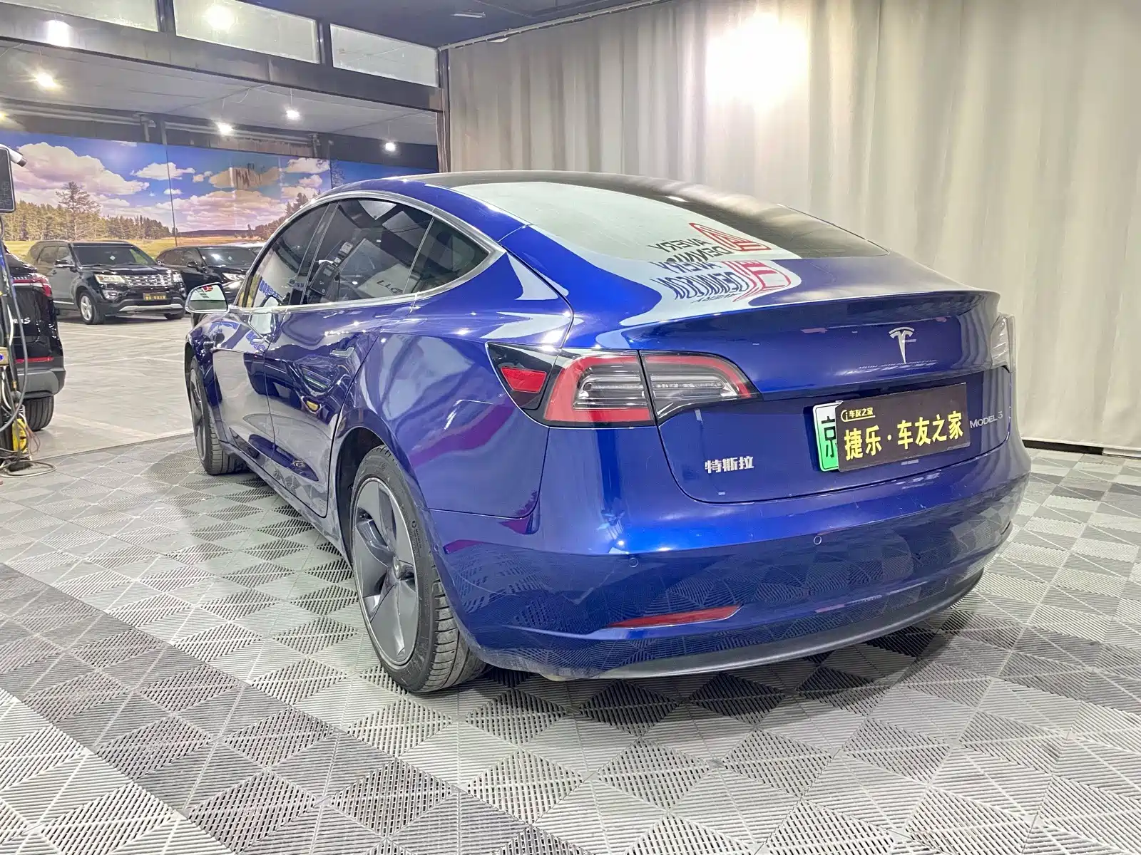 Фото 5 - Tesla Model 3