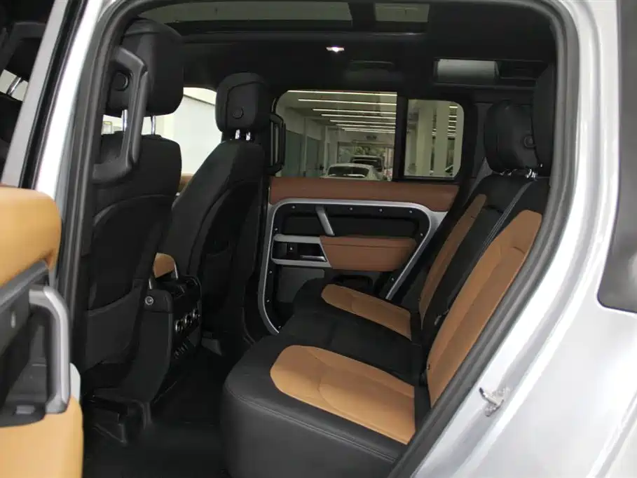 Land Rover Defender 2024 110 3.0T P400 X-DYNAMIC HSE фото 8