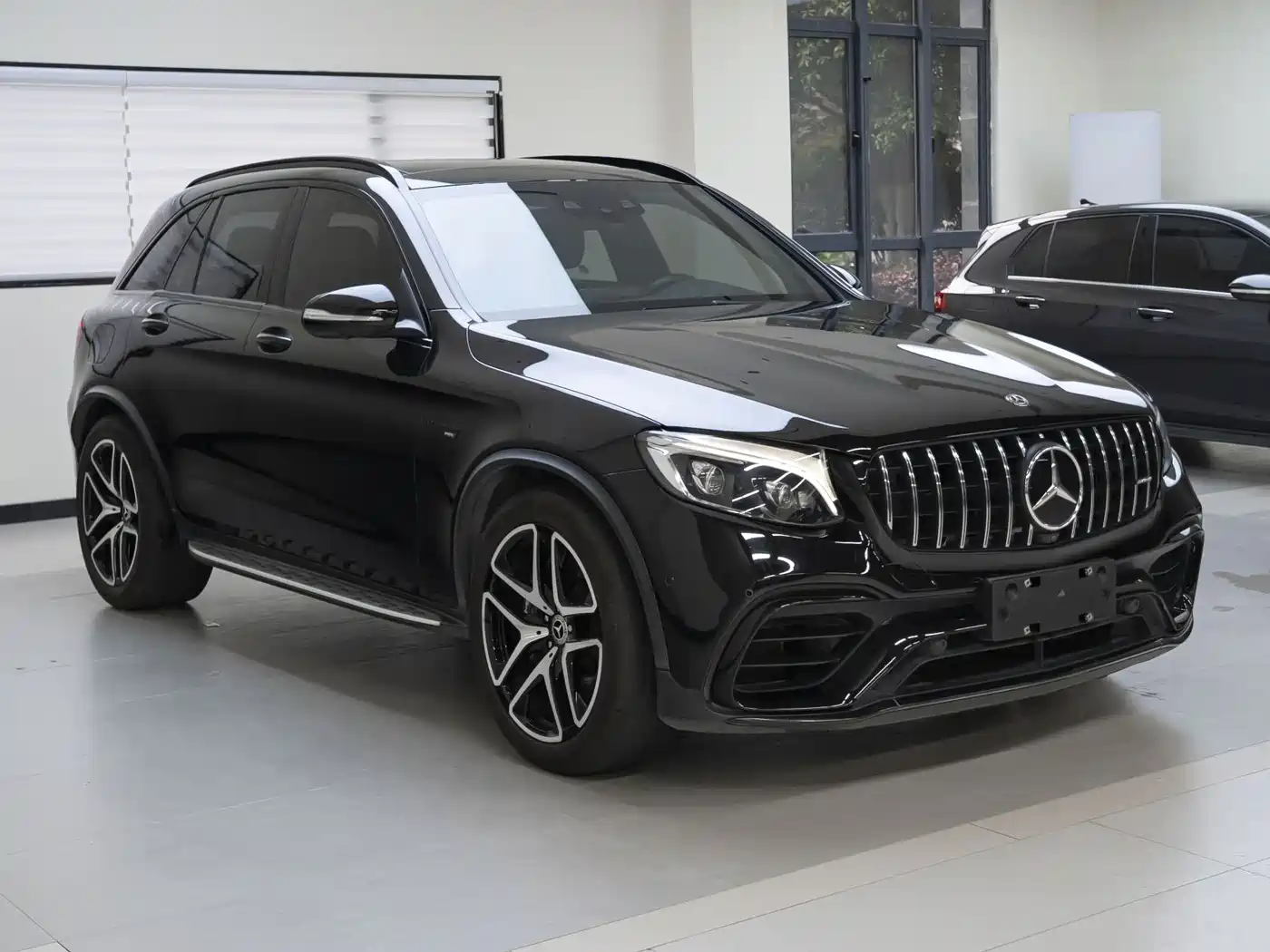 Mercedes-Benz GLC AMG 2018 AMG GLC 63 4MATIC+ фото 3