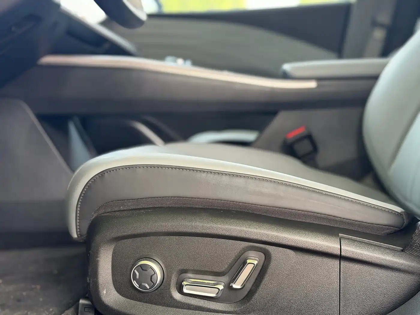 Geely Galaxy Galaxy E8 2025 2024 665km RWD Starship Voyager Edition
