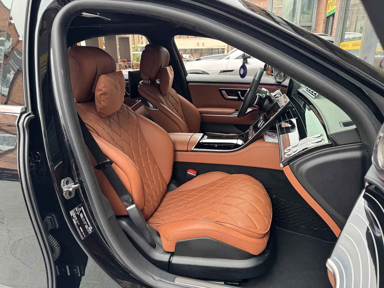 Фото 28 - Mercedes-Benz S-Class