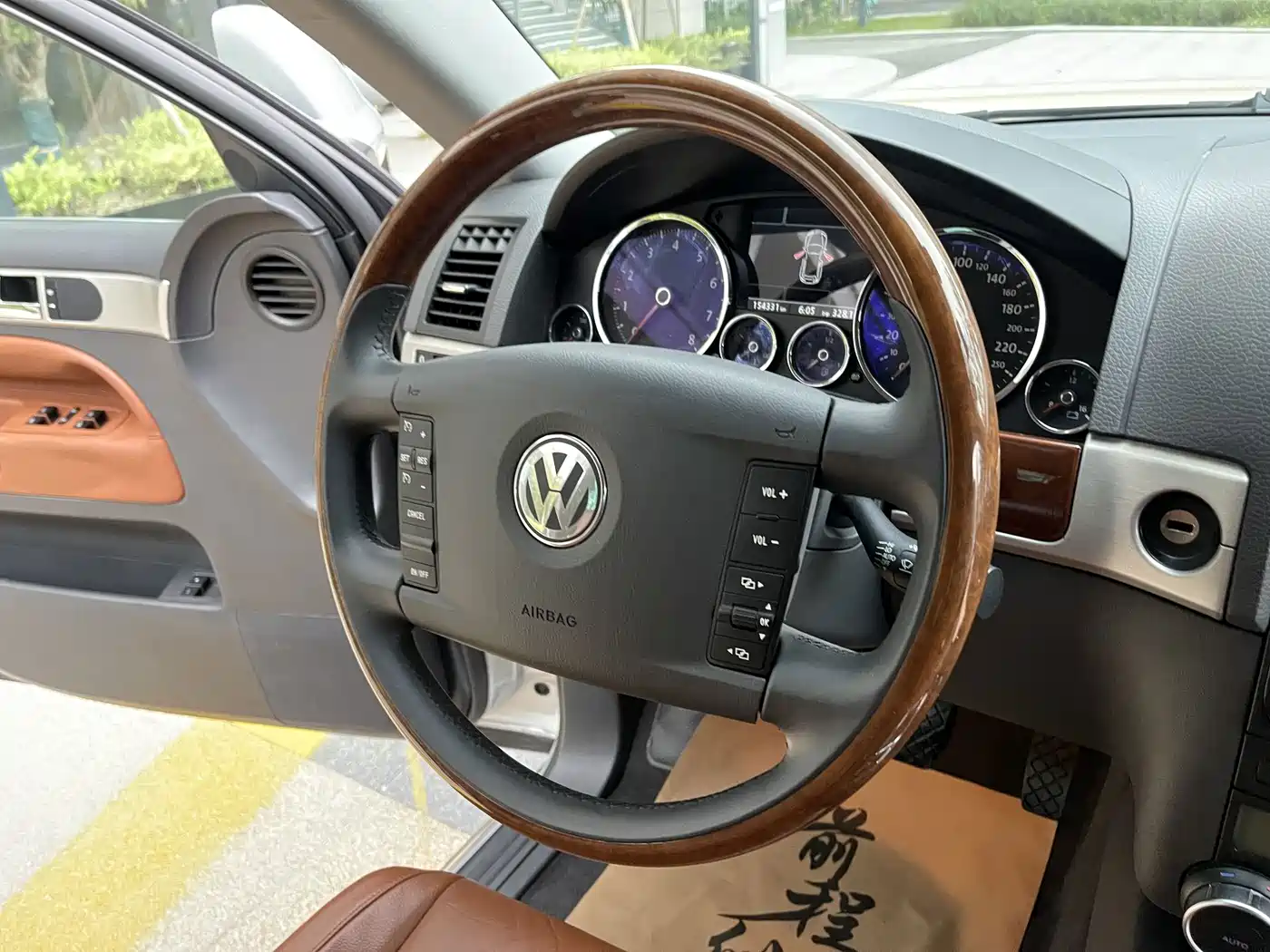 Фото 13 - Volkswagen Touareg