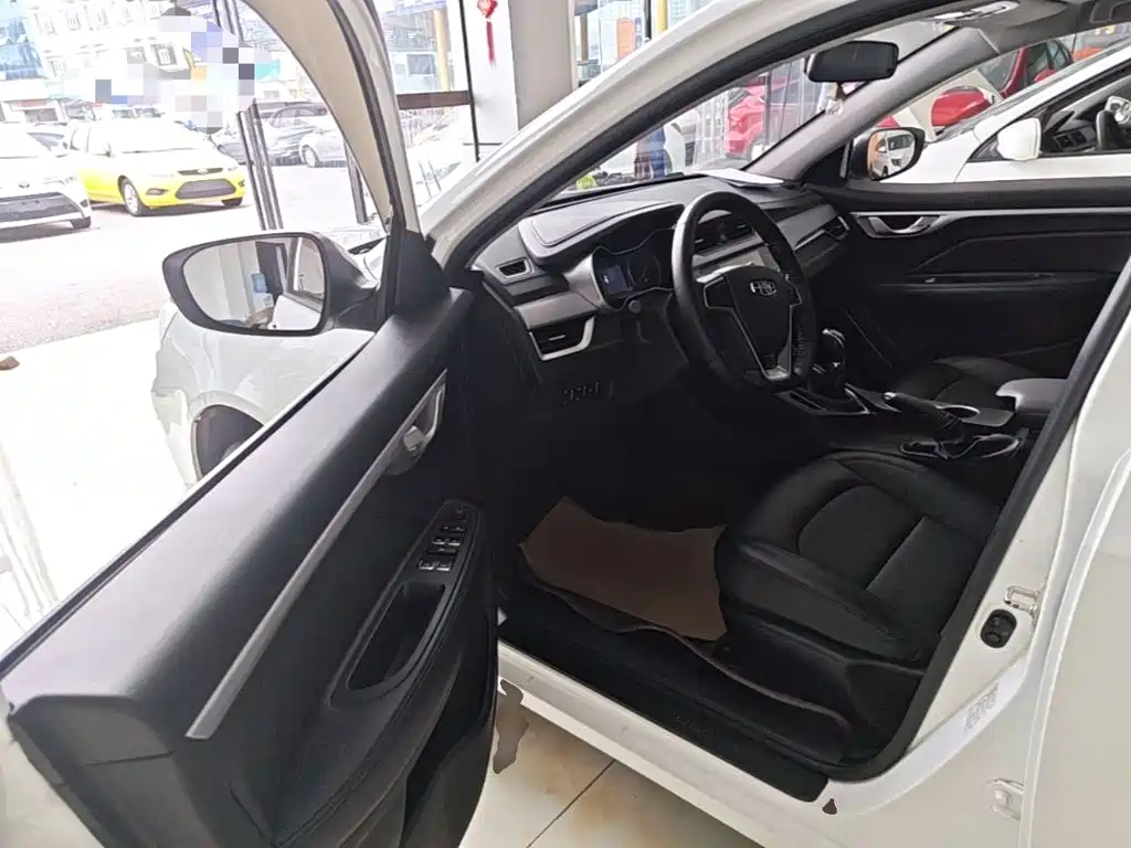Фото 16 - Geely Vision