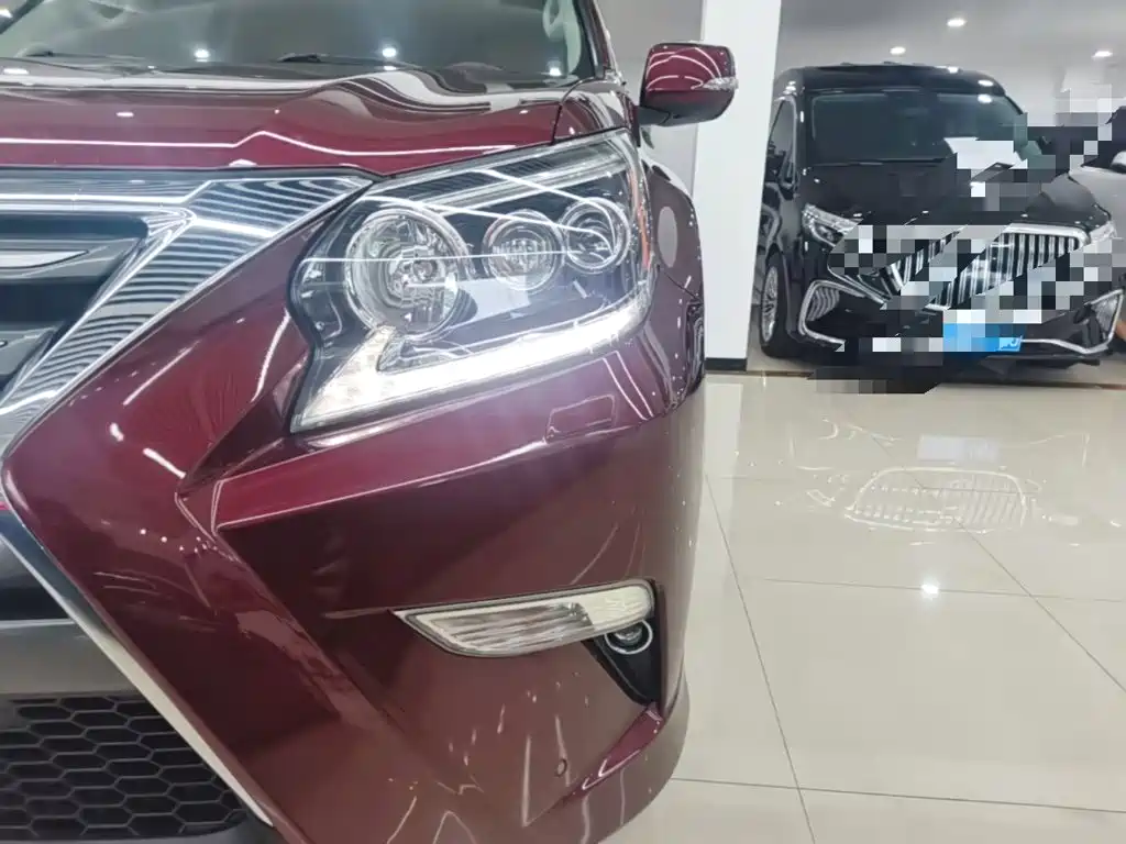 Фото 24 - Lexus GX