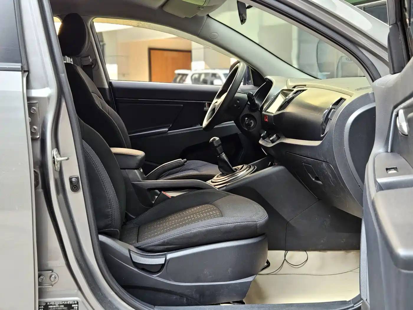 Kia Sportage 2011 2.0L Manual 2WD GL фото 4