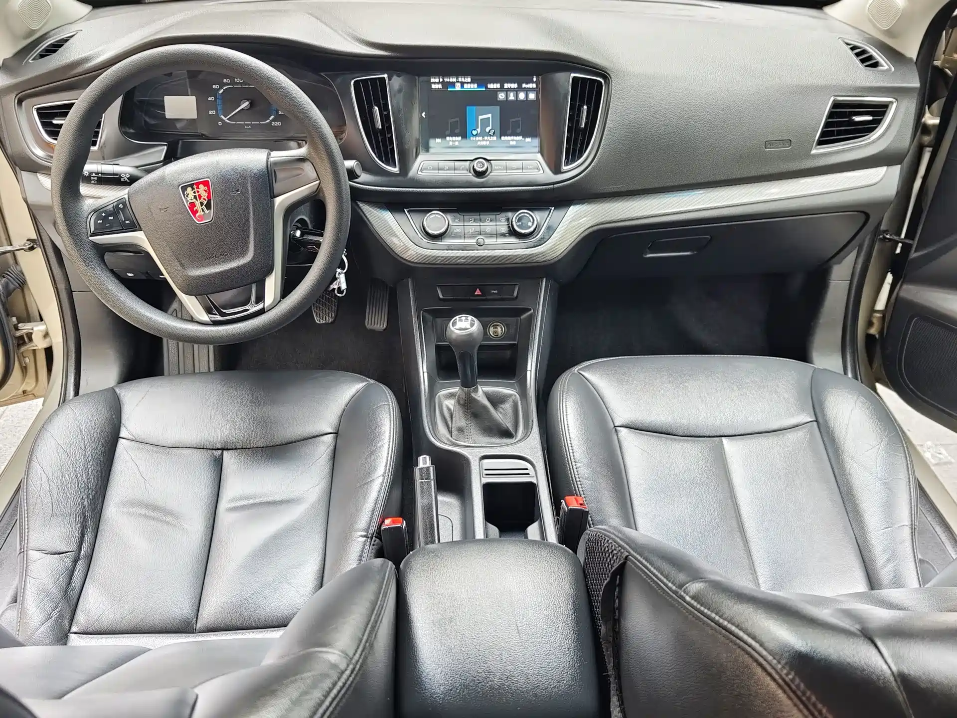 Фото 7 - Roewe 360