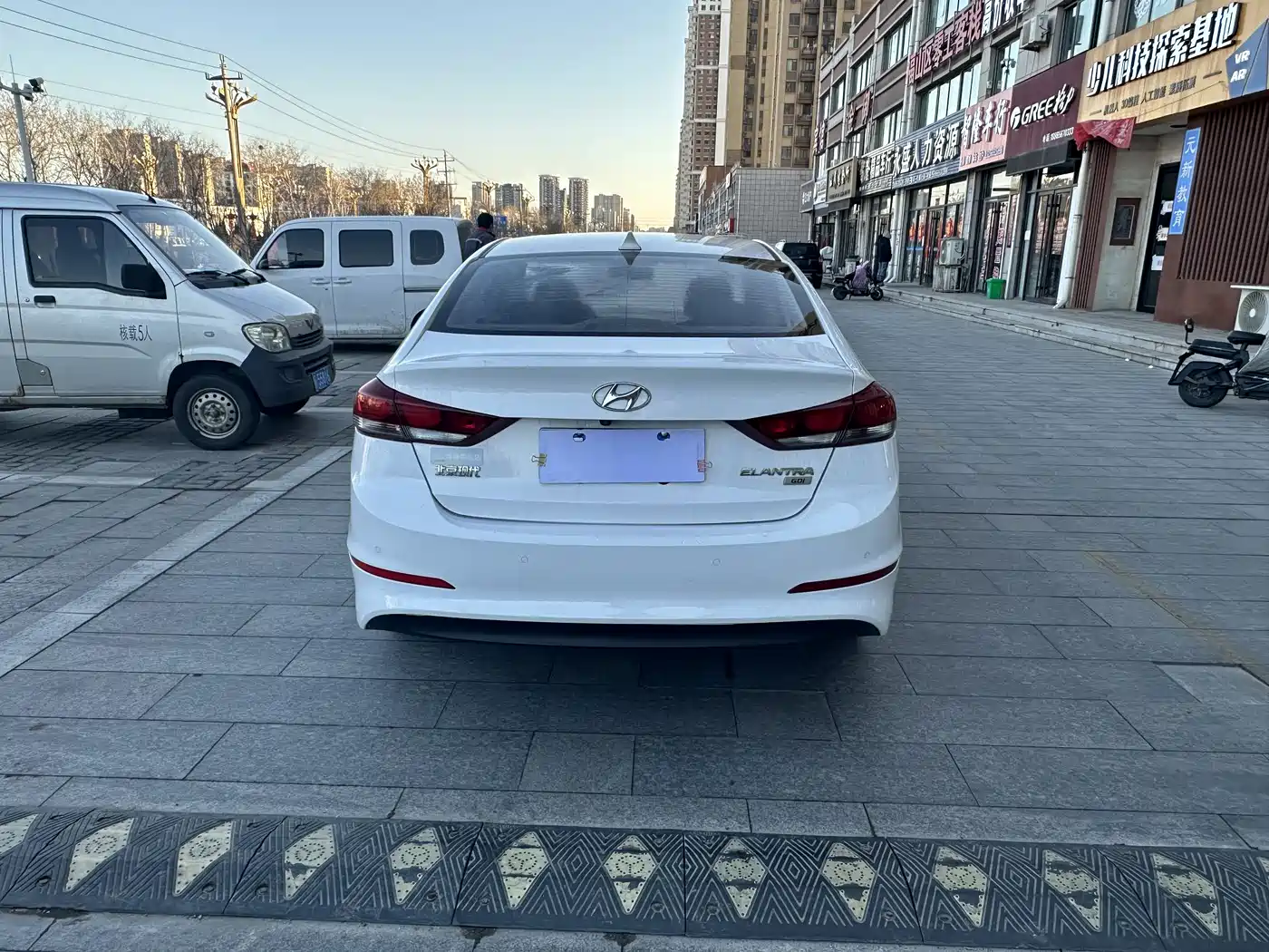 Hyundai Elantra 2016 Model 1.6L Automatic Smart Elite фото 8