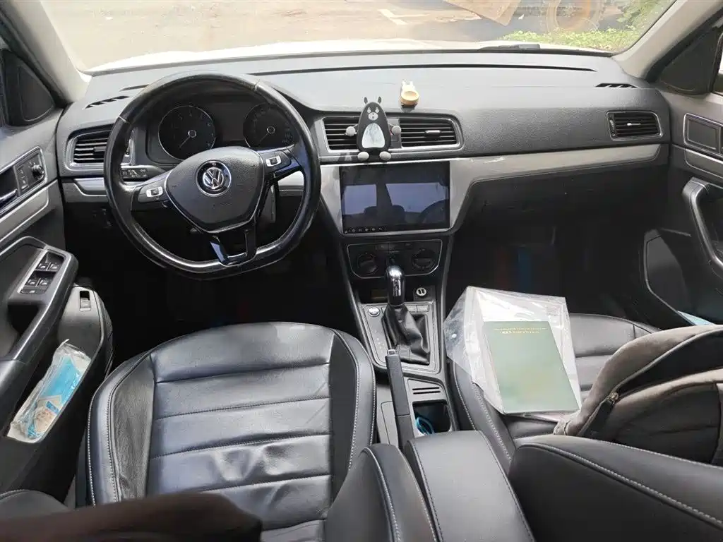 Volkswagen Lavida 2017 1.6L Automatic Comfort Edition фото 6