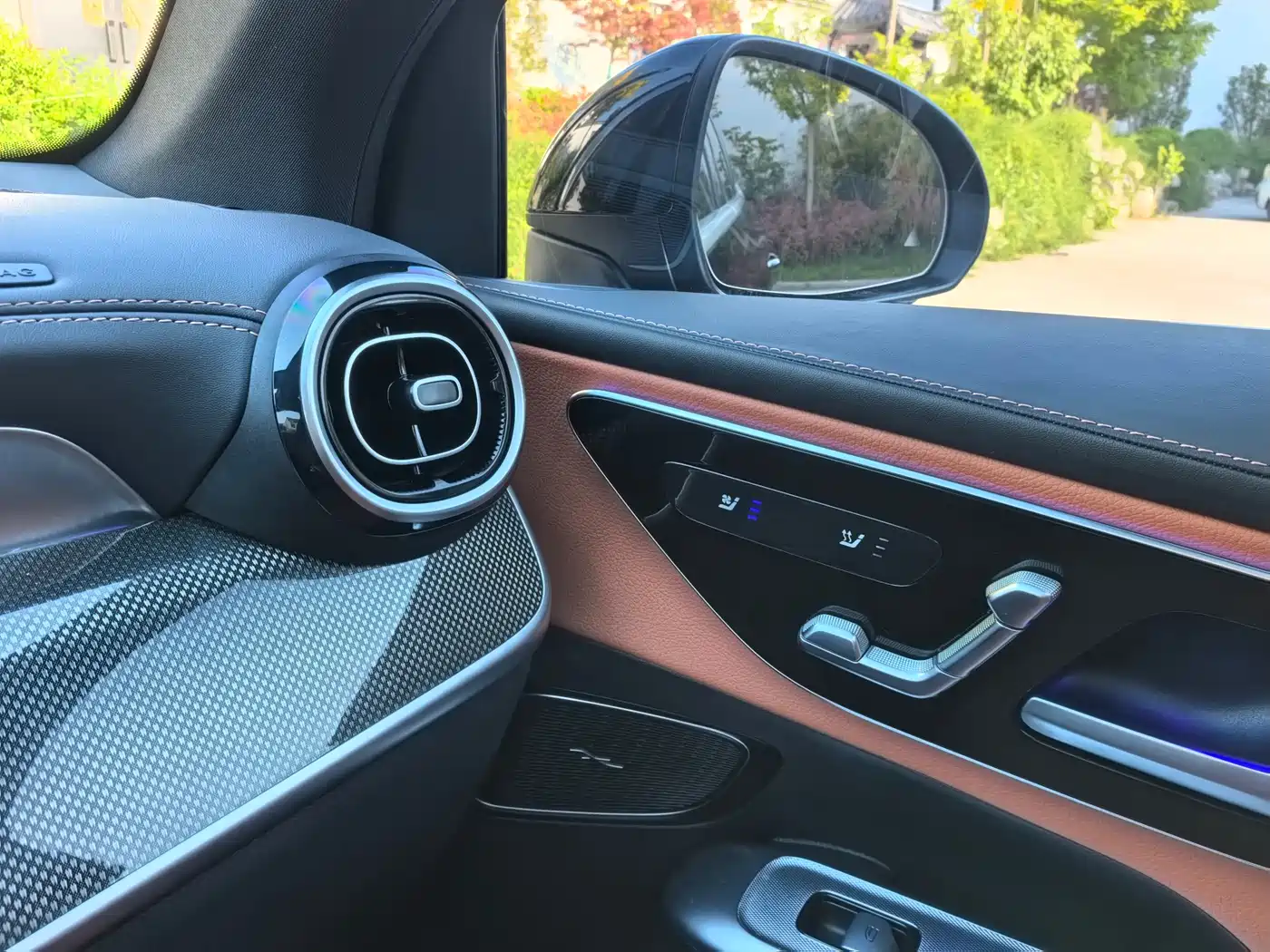 Mercedes-Benz GLC 2023 Facelift GLC 260 L 4MATIC Sport 5-Seater фото 16