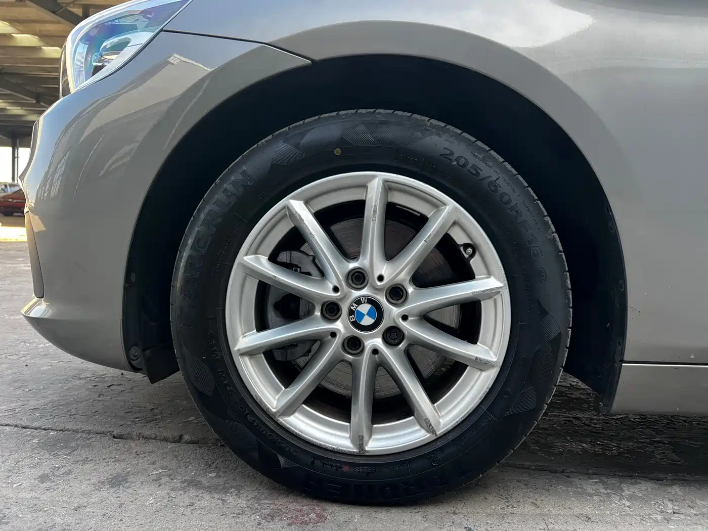 BMW 2 Series Touring 2016 218i Fashion Model фото 16