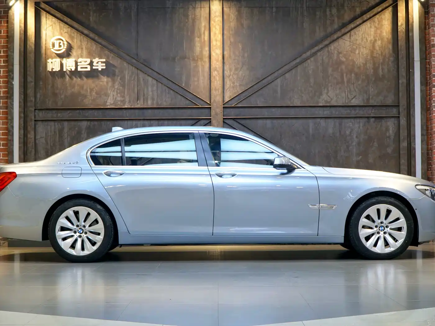 BMW 7 Series 2010 4.4T Hybrid фото 23