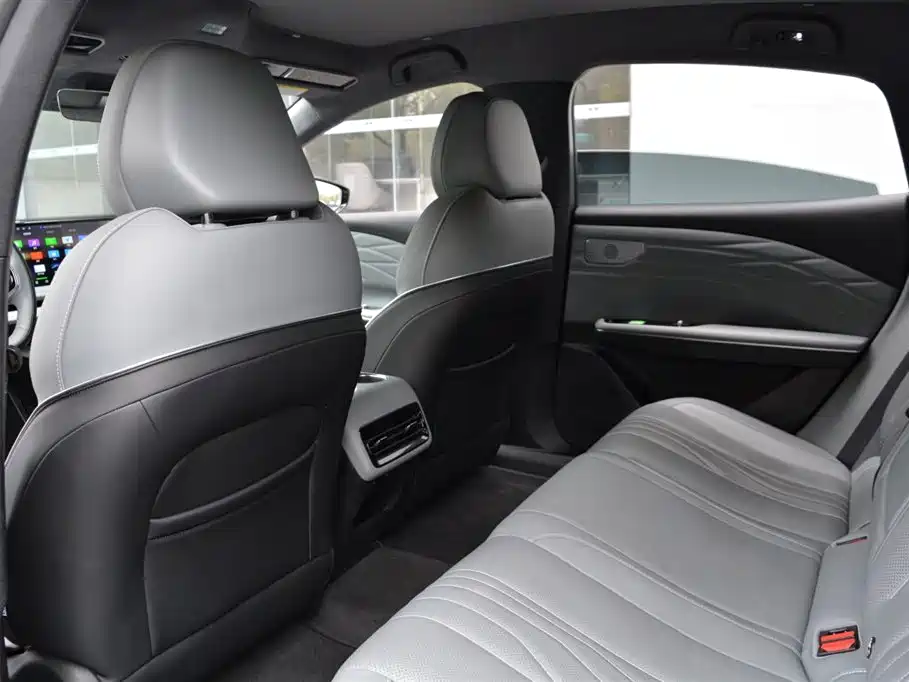 GEELY GALAXY GALAXY E8