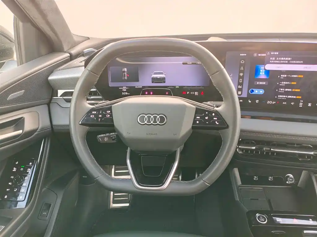 AUDI Q6L E TRON