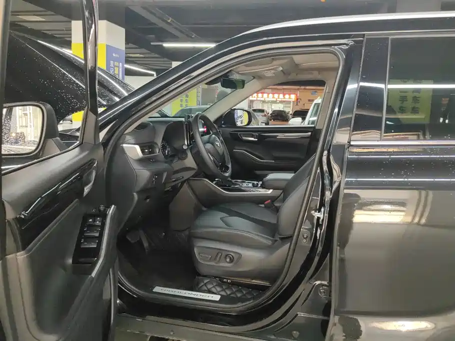 Photo 9 - Toyota Highlander