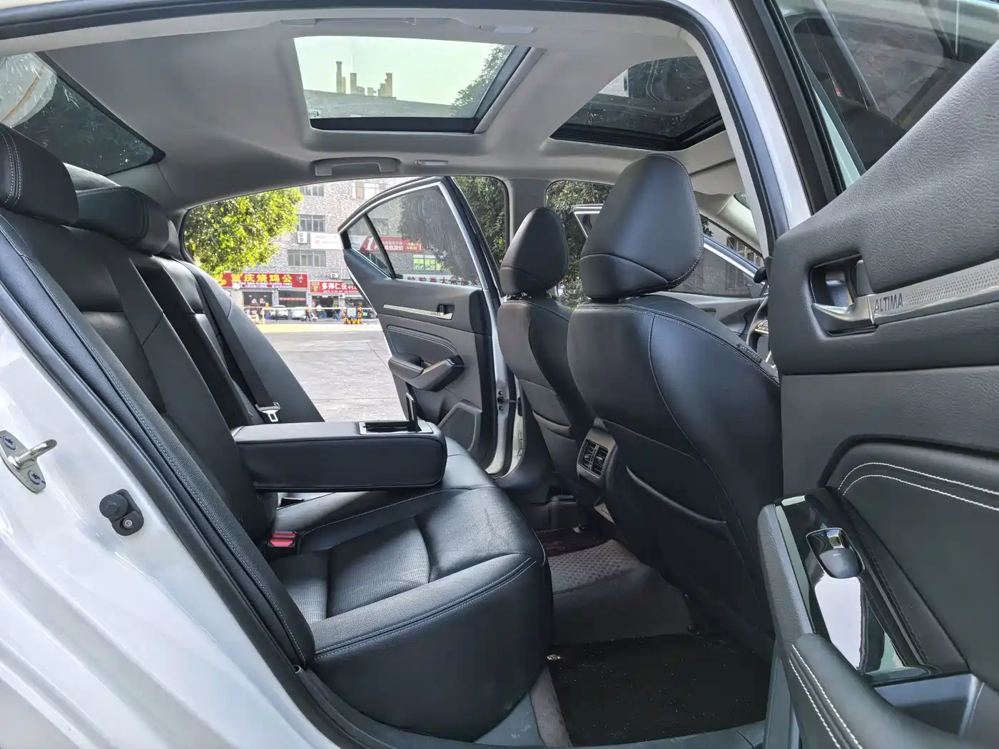 Фото 9 - Nissan Teana